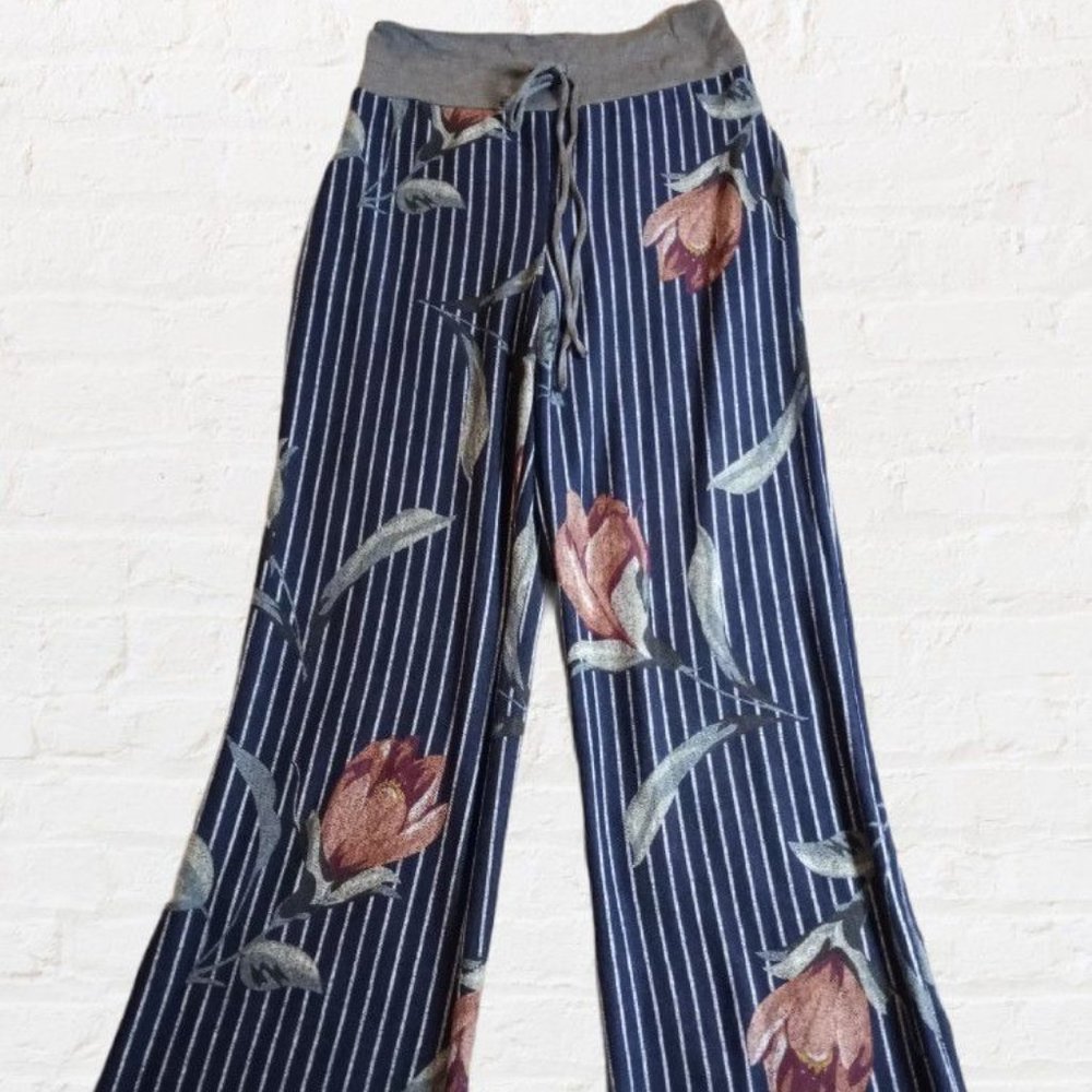 💙Women's Navy Floral Wide-Leg Pants egs by éloges